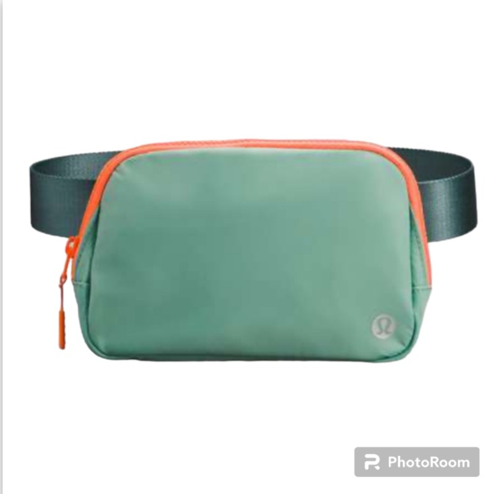 Lululemon Every Where Belt Bag 1L